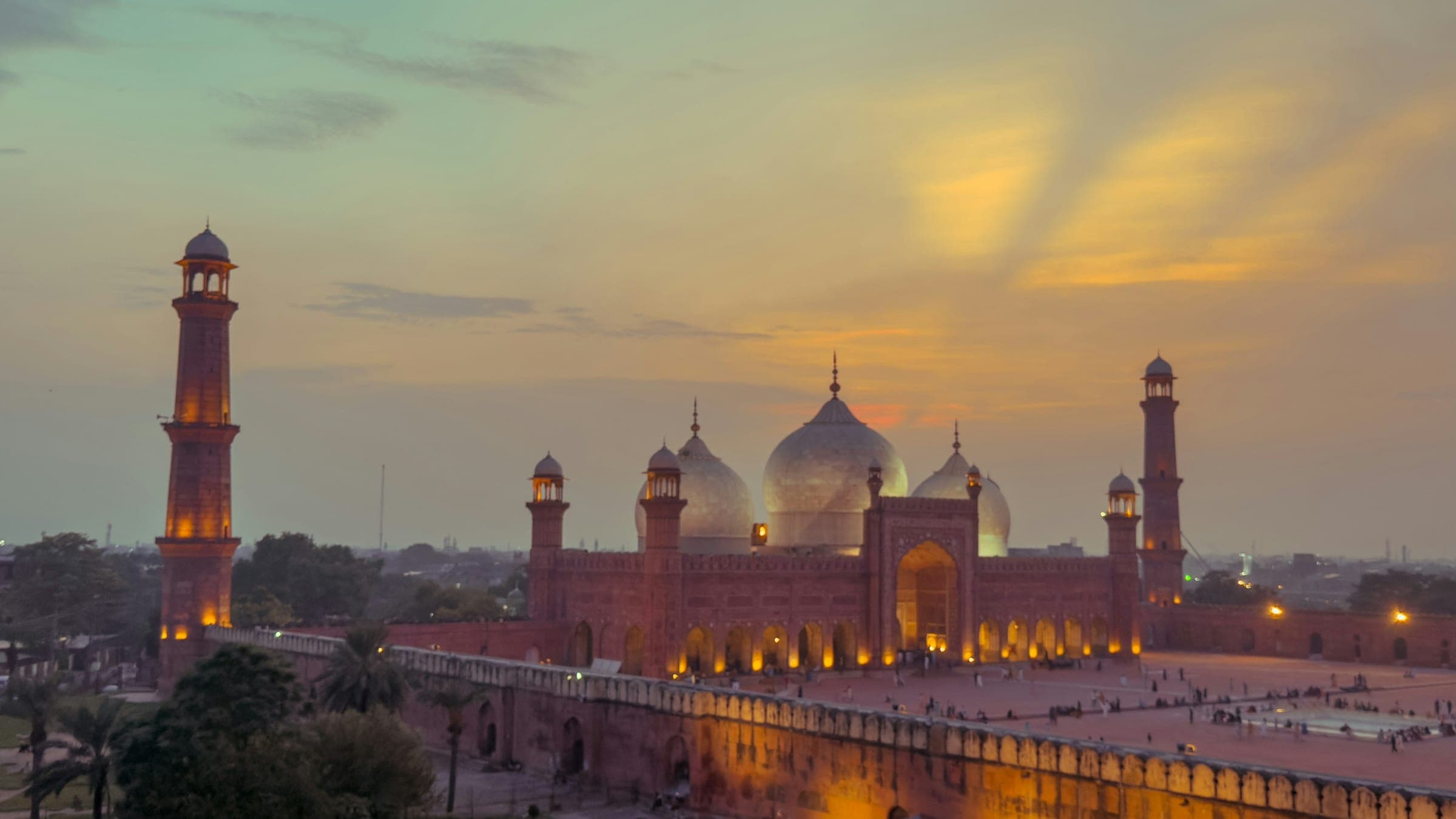 Badshahi Mosque in Lahore at sunset